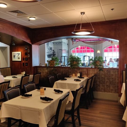 Cal's Wood Fired Grill and Bar
