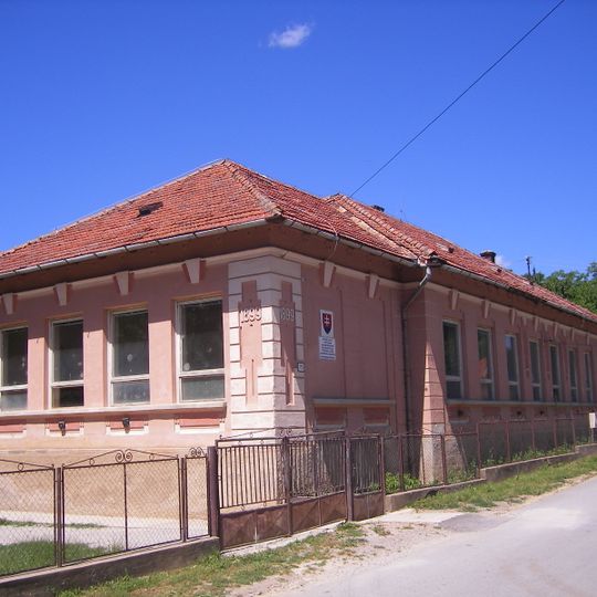 Elementary school Krásnohorské Podhradie