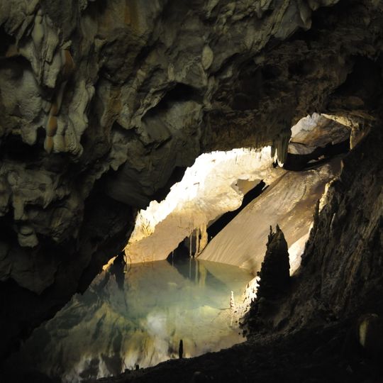 Cueva Vrelo