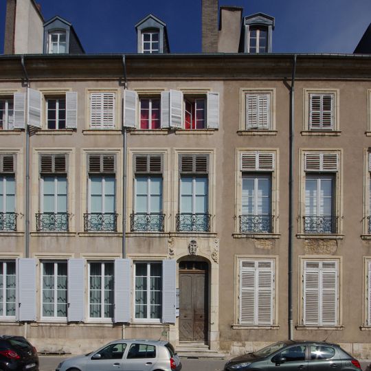 Immeuble, 18 place de la Carrière