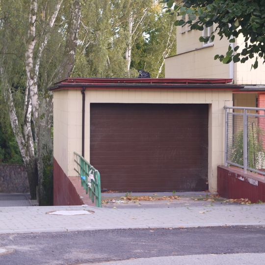 Budynek garażowy