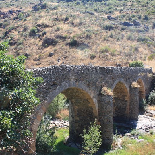 Ponte e Calçada Medieval de Algoso