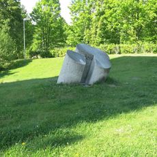 Kamenná plastika v ulici Boženy Němcové v Mšeně nad Nisou