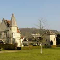 Châteaux de la Douye et du Roi Jean