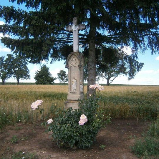 Pamětní kříž na kraji Dubčan