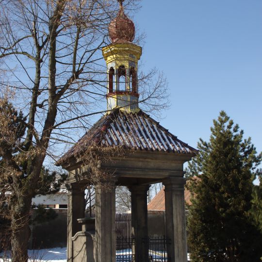 Kaple na návsi v Lisovicích