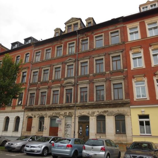 Mietshaus in geschlossener Bebauung Matthesstraße 78