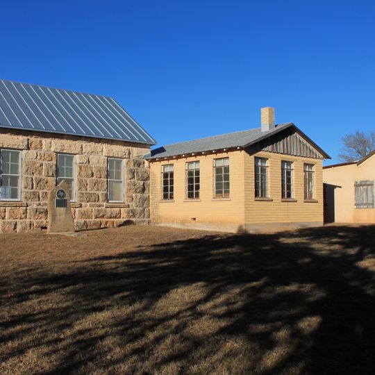 Luckenbach School