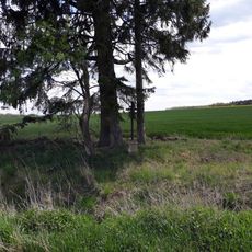 Kříž u pole severovýchodně od Horního Bukovska