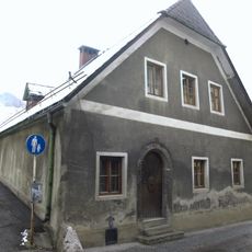 Wohn- und Geschäftshaus