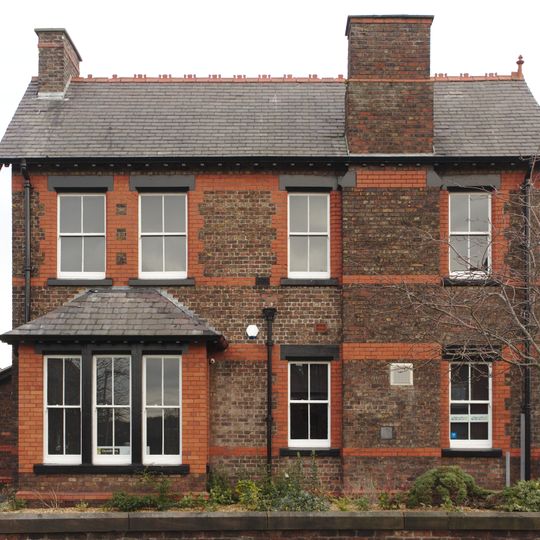 18 New Hall, Longmoor Lane