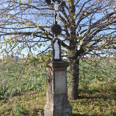 Kříž u silnice jižně od Radkovic u Hrotovic