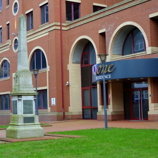 Brunswick War Memorial, Leeds