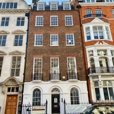 34, Queen Anne Street W1