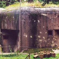 K-S 25 Na sedle casemate