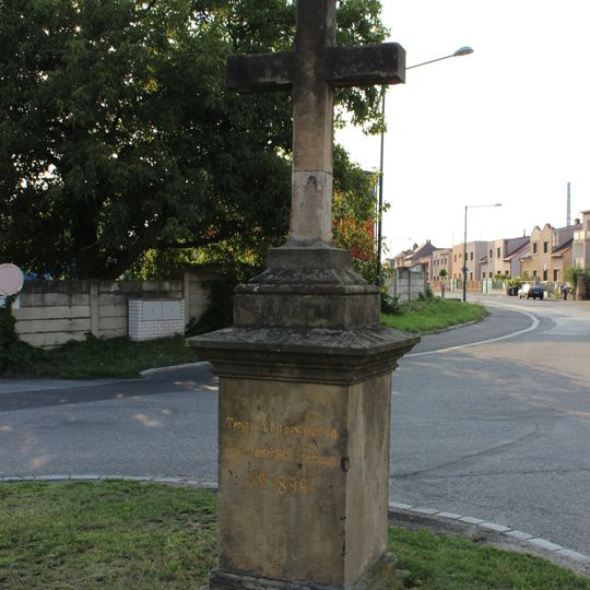 Kříž na rozcestí ulic Maršála Koněva a Bobnická v Nymburku