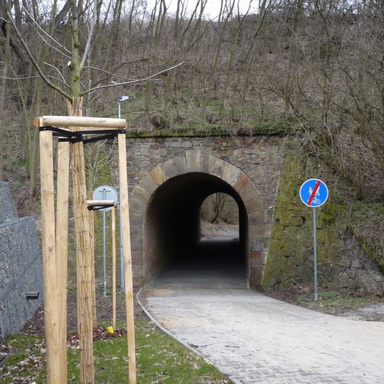Podchod stezky Lukavského - Jinonická pod železniční tratí