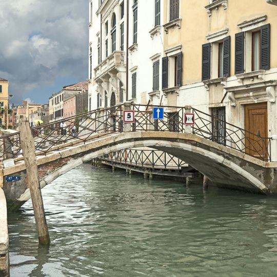 Ponte privato del palazzo Loredan Cini
