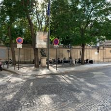 Place du Révérend-Père-Carré