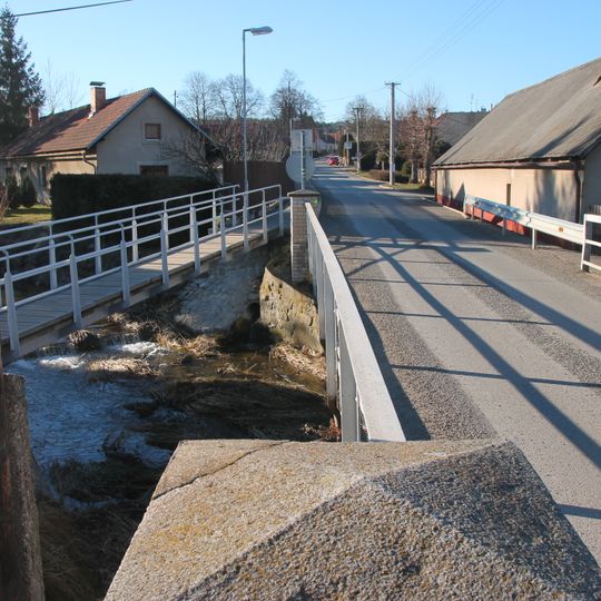 Lávka přes Litavku v Bohutíně u čp. 3