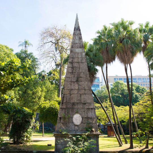 Pirâmide - Ao Amor ao Público