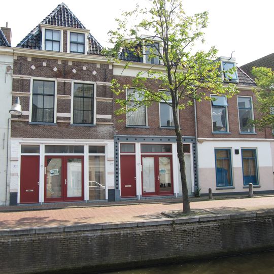 Pand onder zadeldak tegen achtertopgevel