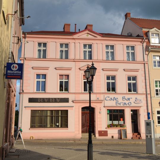 7 Ratuszowy Square in Sulechów
