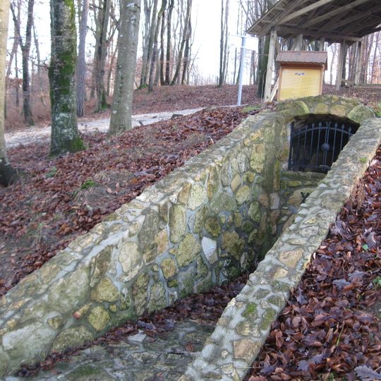 Rimsko gomilno grobišče v Brengovi