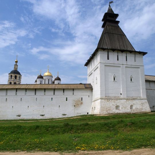 Прясло стены между Круглой и Оружейной башнями )