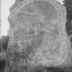 Uppland Runic Inscription 35