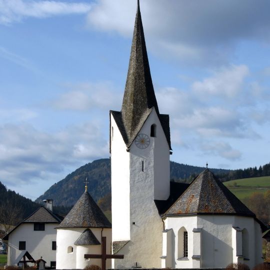 Kath. Pfarrkirche hl. Andreas mit Friedhof und Karner