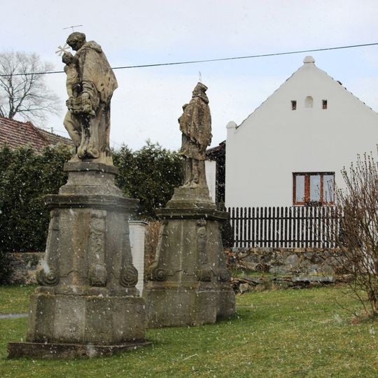 Statues of Anthony of Padua and John of Nepomuk in Štětkovice