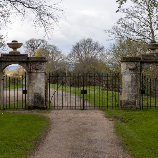 Punchbowl Gates, Croome Park