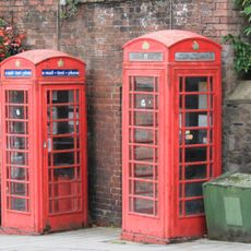 2 K6 Telephone Kiosks