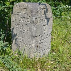 Milestone, Exeter Road, 100m NE of Gallows Cross (was Broadway; Ball Clay Works)