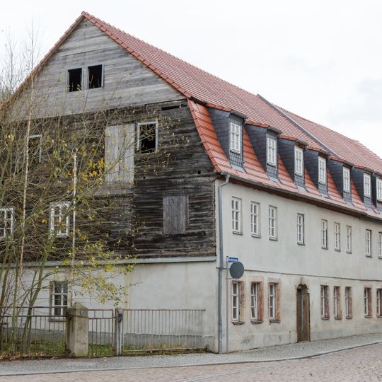 Wohnhaus in halboffener Bebauung mit seitlichem Anbau Brauhofstraße 8
