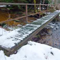 Lávka přes Skřiváň východně od Dolní Rotavy
