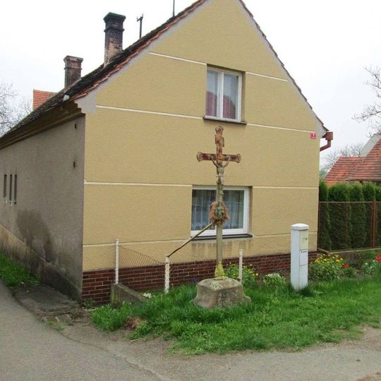 Kříž ve Vlkýši