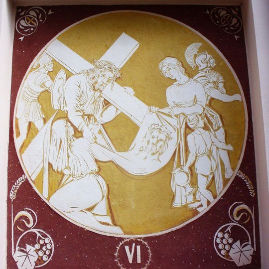 Kaplička VI. zastavení křížové cesty u kostela v Mařenicích