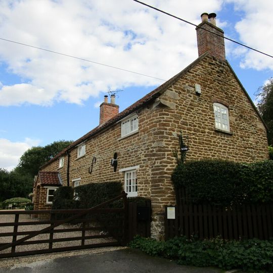 Estate Cottage, 312 Main Street