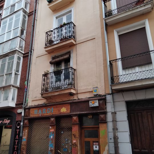 Casa Cuchillería 40