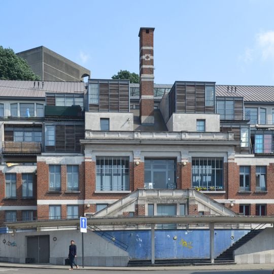 Ancienne piscine de la Broucheterre