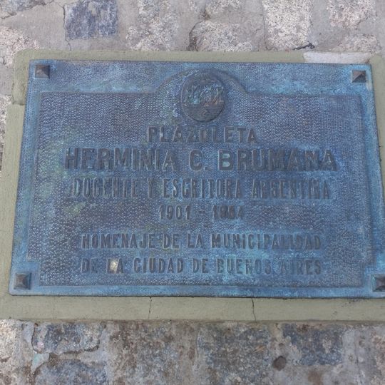 Homenaje a Herminia Brumana