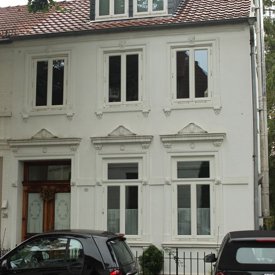 Wohnhaus Weserstraße 28