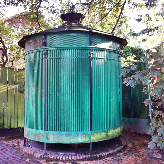 Pissoir in der Bahnhofstraße