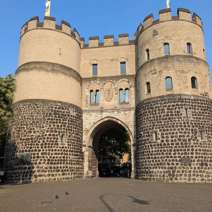 Rudolfplatz Hahnentorburg-porten