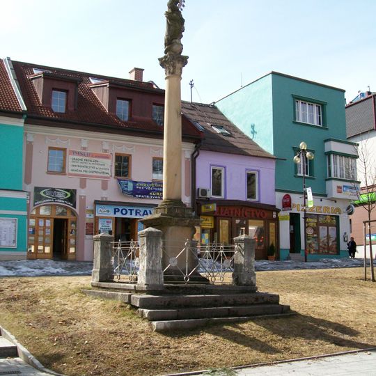 Mariánsky stĺp, stĺp s podstavcom