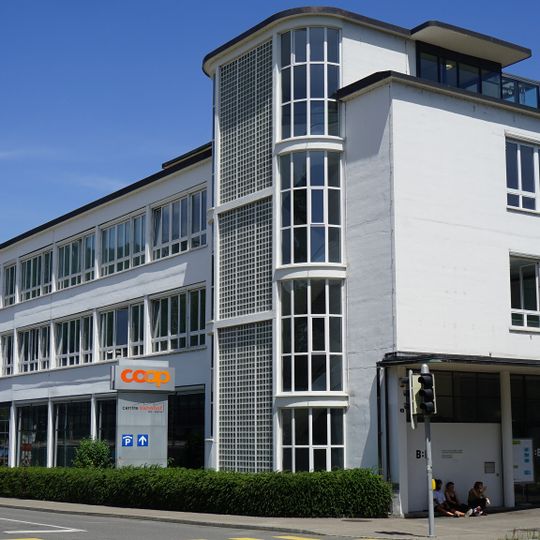 Bâtiments administratifs et ateliers de montage de General Motors