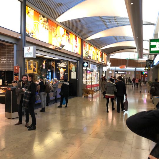 Alexandrium Shopping Center