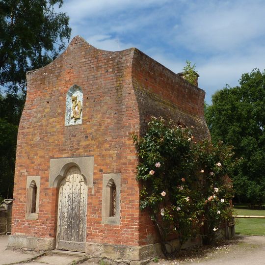 Springthorpe Cottage at stableyard entrance to Elvaston Castle